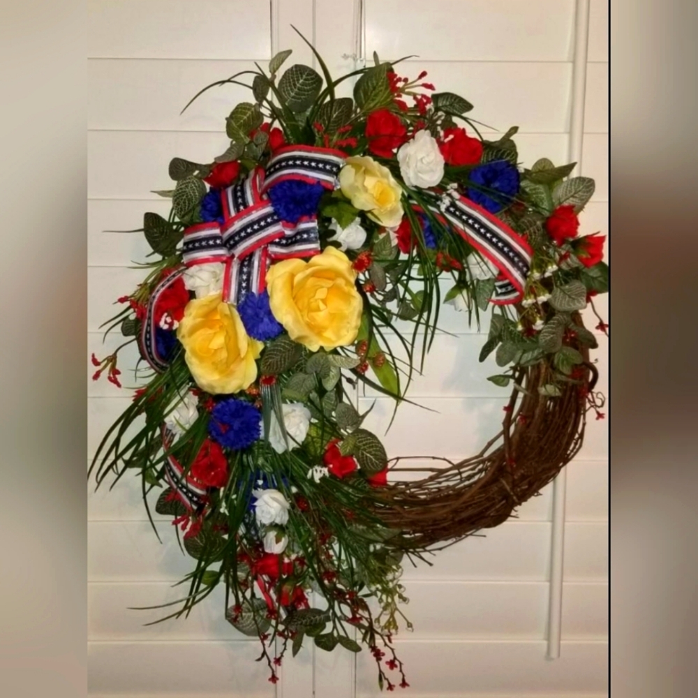 WREATH HAND MADE NEW MEMORIAL DAY/4TH OF JULY